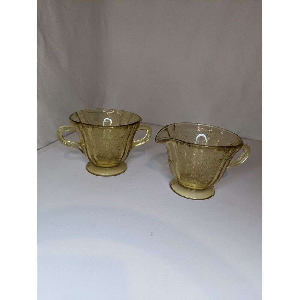Vintage Federal Glass Yellow Sugar Bowl And‎ Footed Creamer